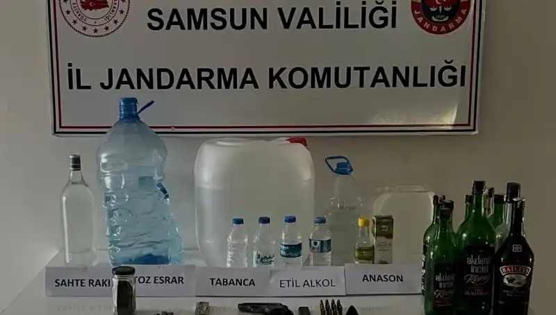 Samsun’da Sahte İçki Operasyonunda Litrelerce Ara Besin Ele Geçirildi