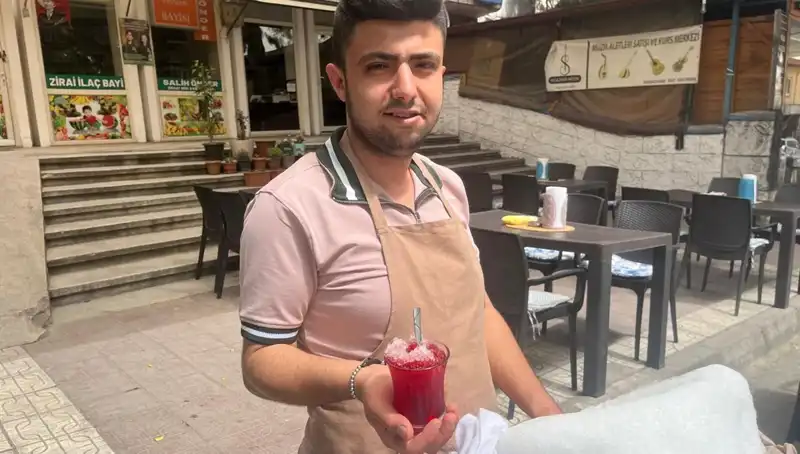 Dağların Zirvesindeki Kar Haziran'ın Sıcaklığına Şaşırtıcı Bir Alternatif Sunuyor
