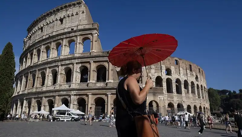 İtalya'da Sıcaklık Rekorları Kırılıyor: Aşırı Heatwave "Kırmızı" Alarmı!