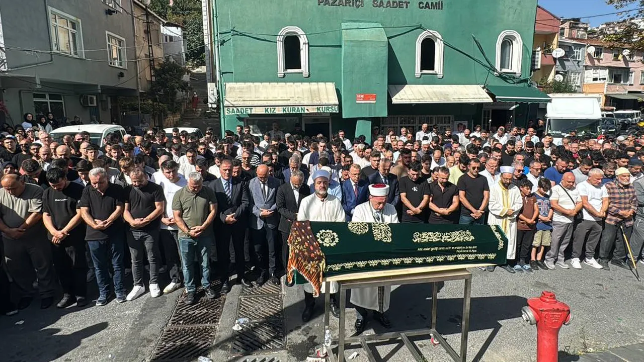 Fatih’te Cinayete Kurban Giden İki Kadın Son Yolculuklarına Uğurlandı
