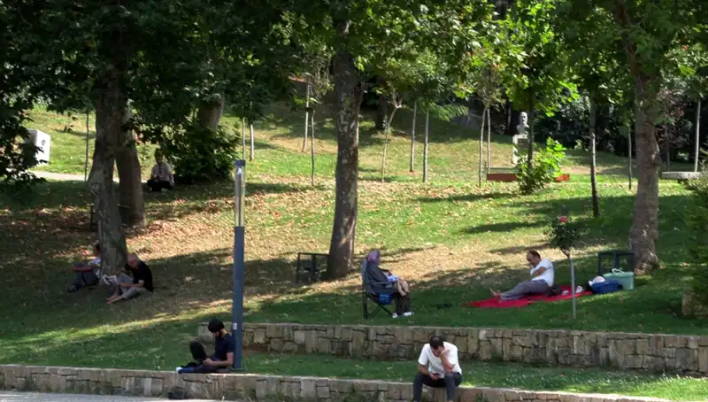 Uzmanlardan Sıcak Hava Uyarısı: Risk Grubundaki Bireyler Kimler?