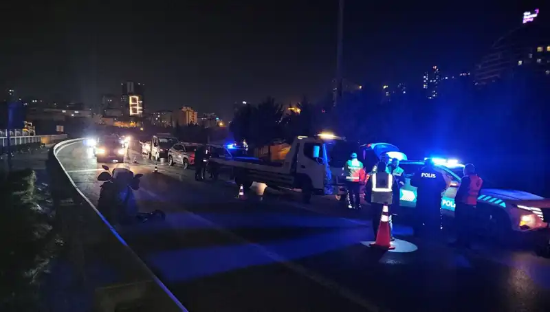 Korkunç Kazada TEM Otoyolu’nda Yatan Kişi Metrelerce Sürüklendi!