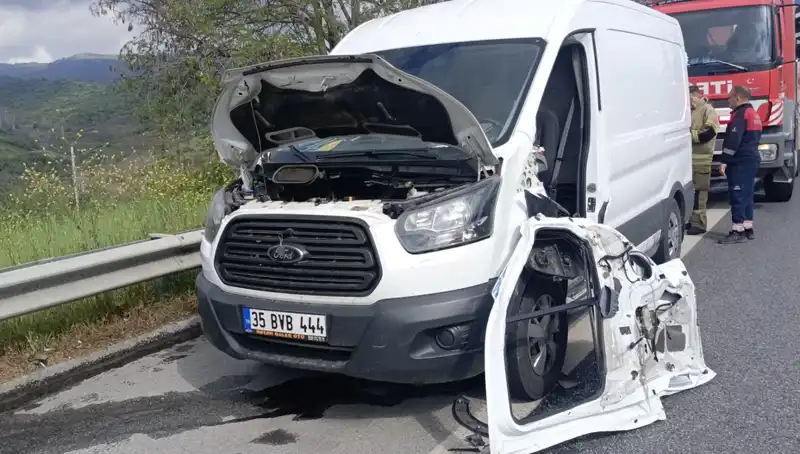 Aydın-İzmir Otoyolu'nda Meydana Gelen Feci Kaza Yürekleri Ağızlara Getirdi