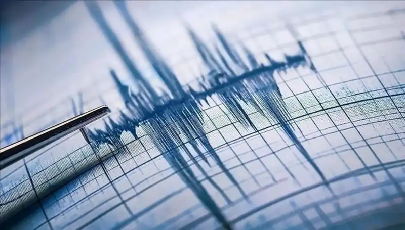 Ege Denizi'nde Beklenmedik Deprem: 3.0 Şiddetindeki Sarsıntı Alarm Sardı
