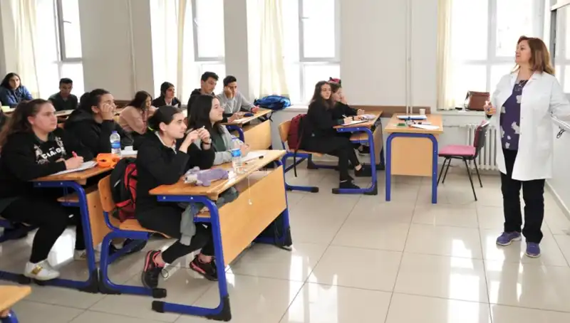 MEB’den Lise Kayıt Tarihleri 2025: LGS Kayıt Süreci Ne Zaman Başlayacak?
