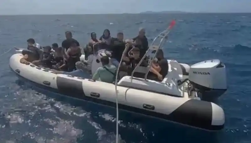 15 Düzensiz Göçmen, Türk Sahil Güvenliği Tarafından Kurtarıldı
