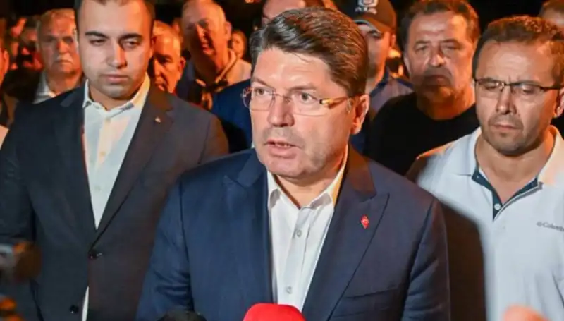 Bursa Orman Yangınında FETÖ İddiaları, Bakan Tunç’tan Açıklama Geldi!
