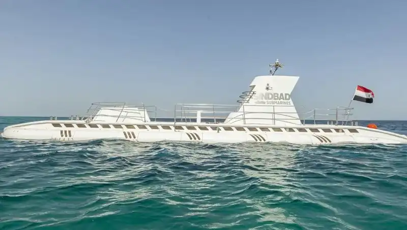 Kızıldeniz'de Denizaltı Faciası: 44 Turistin Hayatı Tehdit Altında