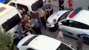 Sosyal Medyada Patlak Veren Kavga Sokağa Taşındı: 4 Yaralı!