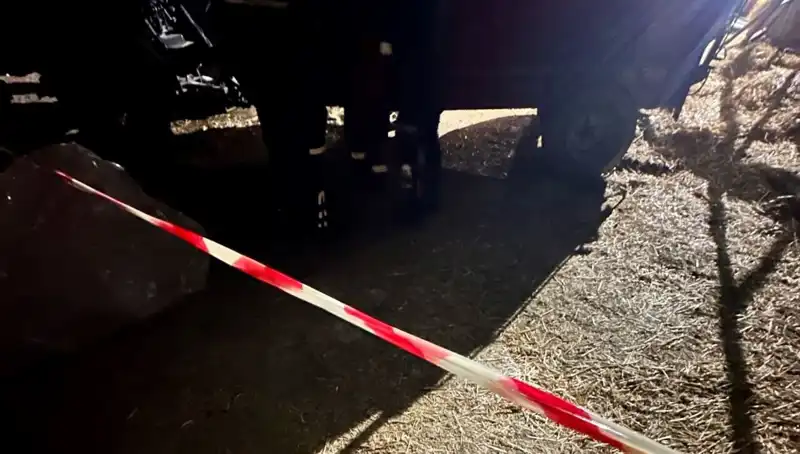 Yem Karma Makinesinde Yaşanan Trajik Olay: Cesedi Çıkarmak İçin Vinç Kullanıldı