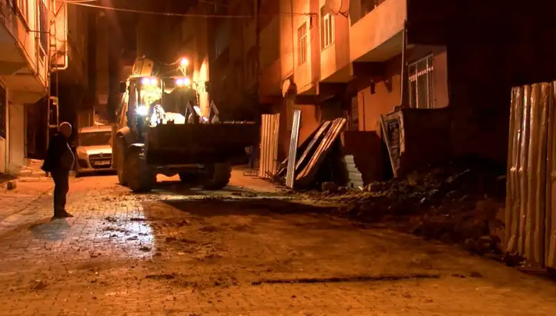 Bağcılar'daki Eğilen Bina Neden Boşaltıldı? Tüm Ayrıntılar Burada!