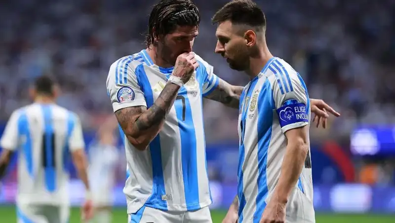 Messi ve De Paul Tekrar Bir Araya Geldi! Futbol Dünyasında Neler Oluyor?