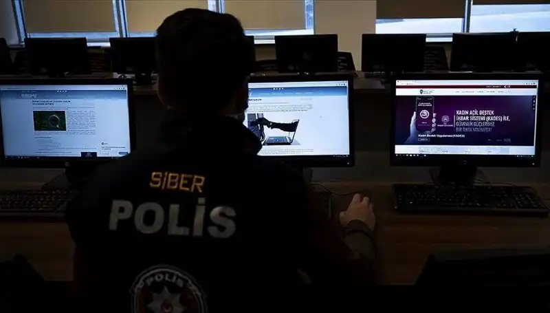 Dolandırıcılık Şebekesi Çökertildi: Üç Kişi Tutuklandı!