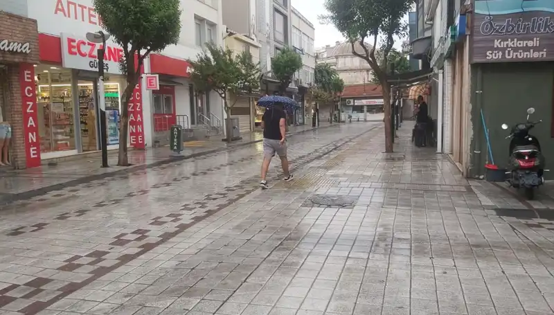 Kırklareli’de Sağanak Yağış Hayatı Olumsuz Etkiledi: Detaylar Burada!