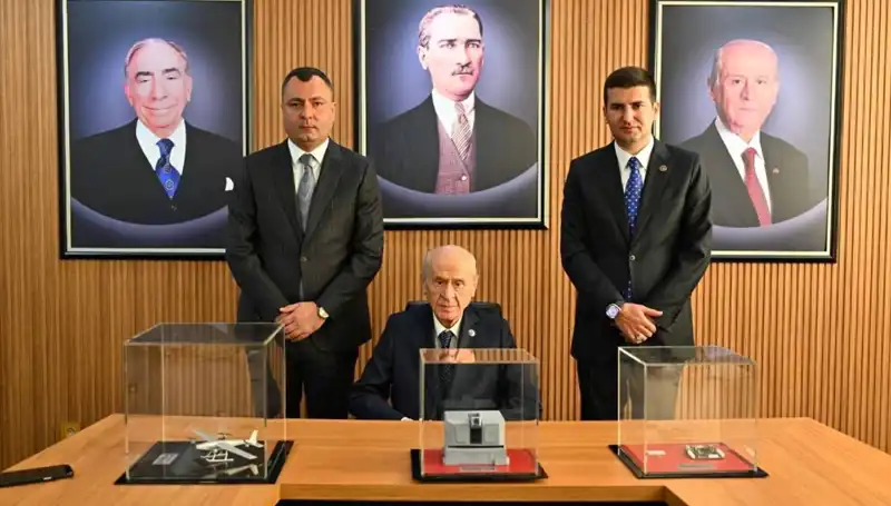 MHP Lideri Bahçeli, Ülkü Ocakları'nda Gençlerle Bir Araya Geldi