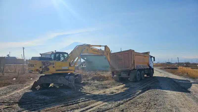 Iğdır'da Tehlikeli Yapılar Tek Tek Yıkıldı: 179 Metruk Bina Ortadan Kaldırıldı