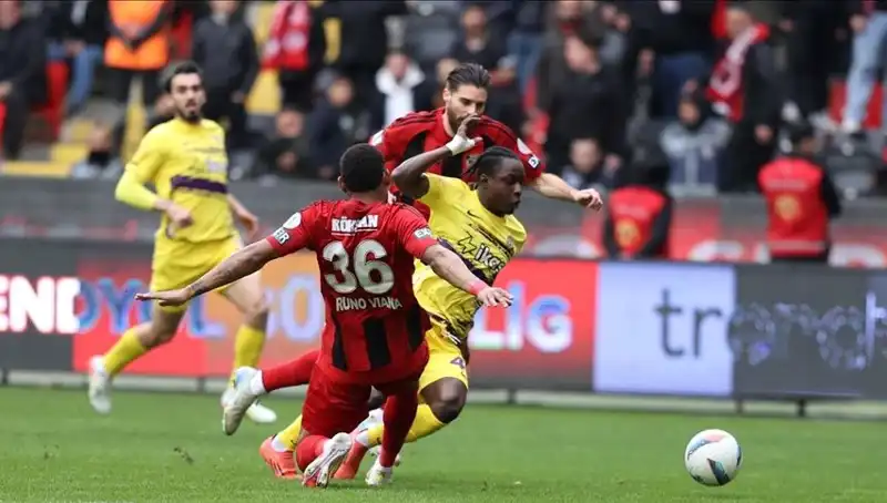Süper Lig'de Nefesler Tutuldu: Milli Ara Sonrası Heyecan Dolu Haftanın Maçları
