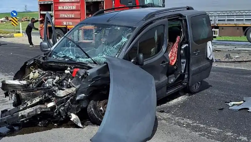 Ankara Yolunda Feci Kaza: Üç Kişi Yaralandı, Sürücü Bilinci Tartışma Konusu
