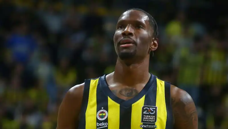 Nigel Hayes-Davis, Yepyeni Bir Kulüple Anlaştı ve Futbolseverleri Şaşırttı