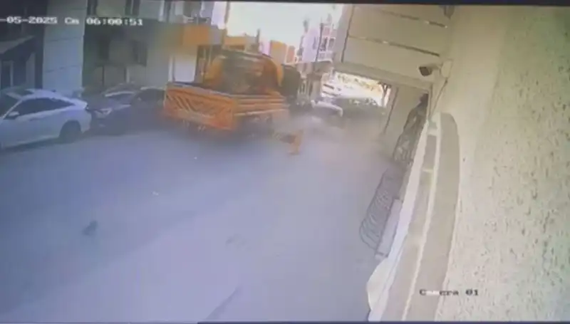 Kontrolden Çıkan Vinç, 23 Araca Çarparak Facia Yarattı