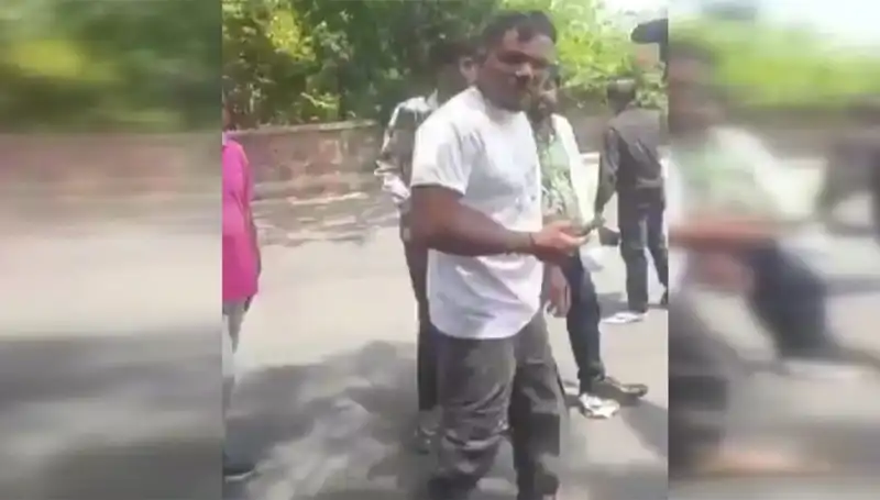 Uçaktaki Korku Dolu Anlar: "Biri Beni Yakaladı" Dedi