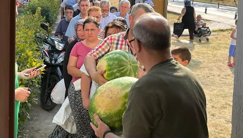 Tarlada Kalan Ürünler: Çiftçiler Üretim Yılında Bedava Dağıttı