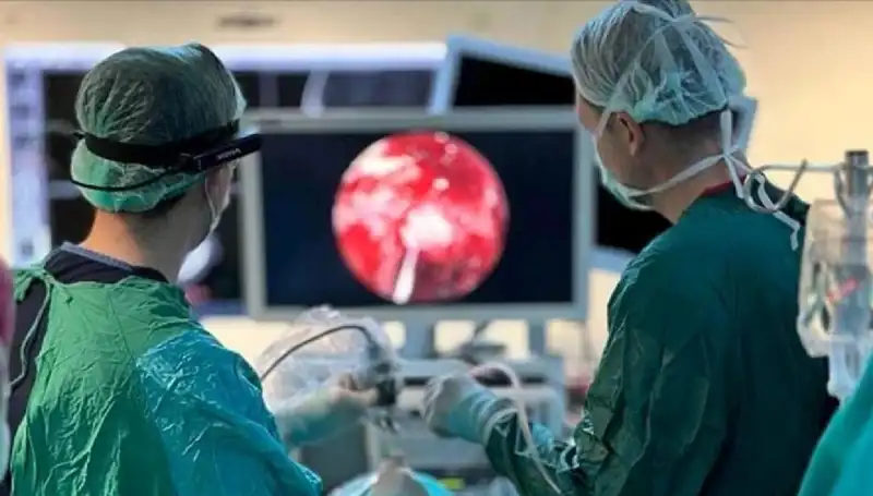 Lazer Parası İle Ameliyat Yapmaya Çalışan Cerrah Tutuklandı
