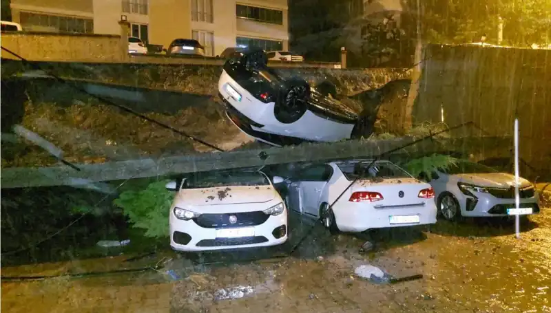 Duvarın Çökmesiyle Yıkılan Araçlar: İncelemeler Başladı
