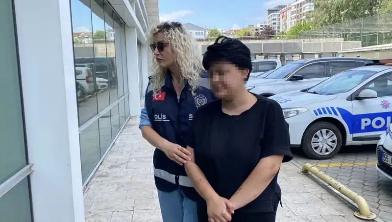 Genç Kızın Korkunç Suçunun Bedeli: Annesini 11 Yerinden Bıçakladı!