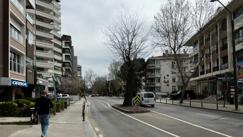Kadıköy'deki Tehlikeli Cadde: Sürekli Kazaların Nedeni Ne?