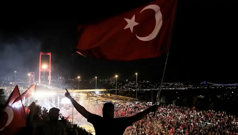 15 Temmuz: "En Uzun Gece" Temsili Külliye'de Seyirciyle Buluşuyor